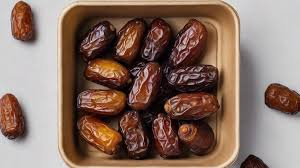 تصویر 2 از خرما گنتار برحی آباد دستچین شده با بافت نرم و تازه